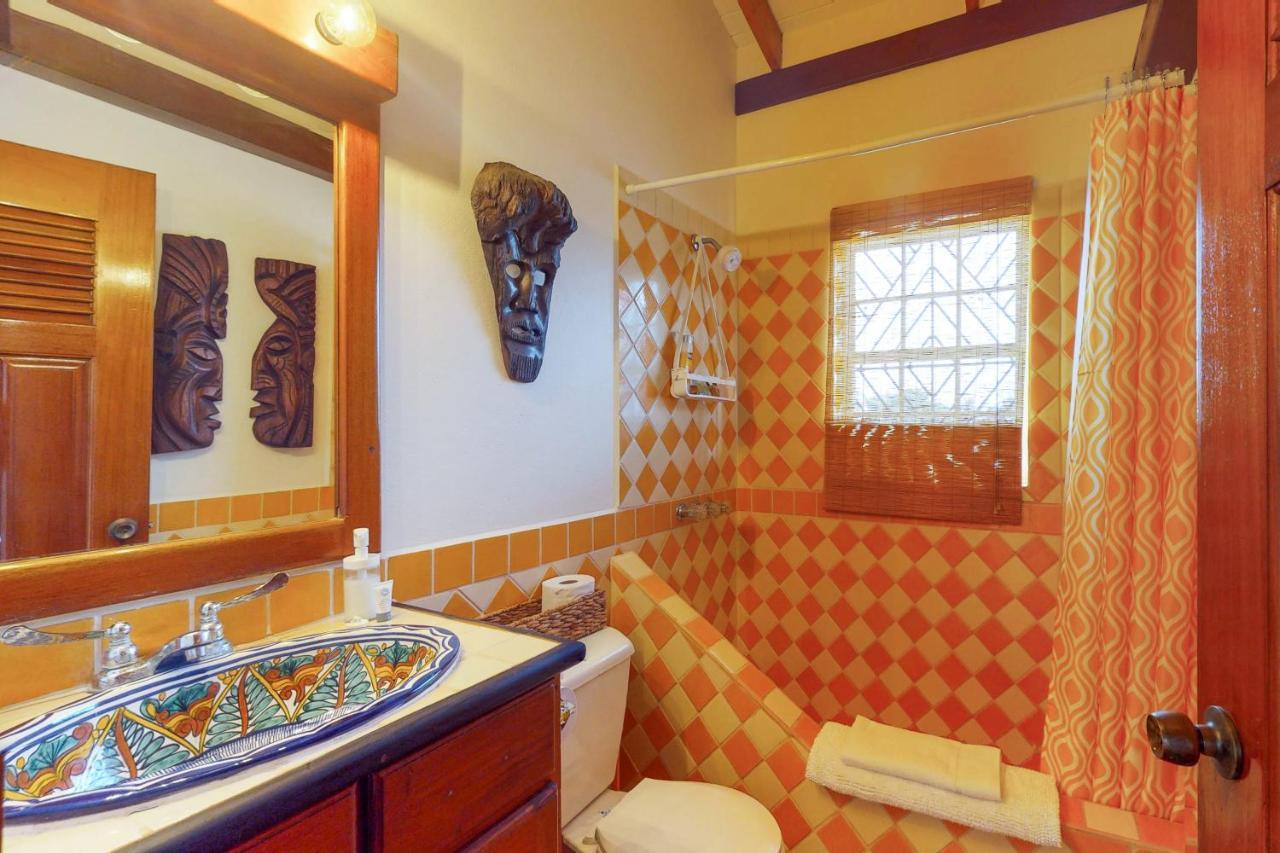 Mirasol Villa Placencia Exterior photo