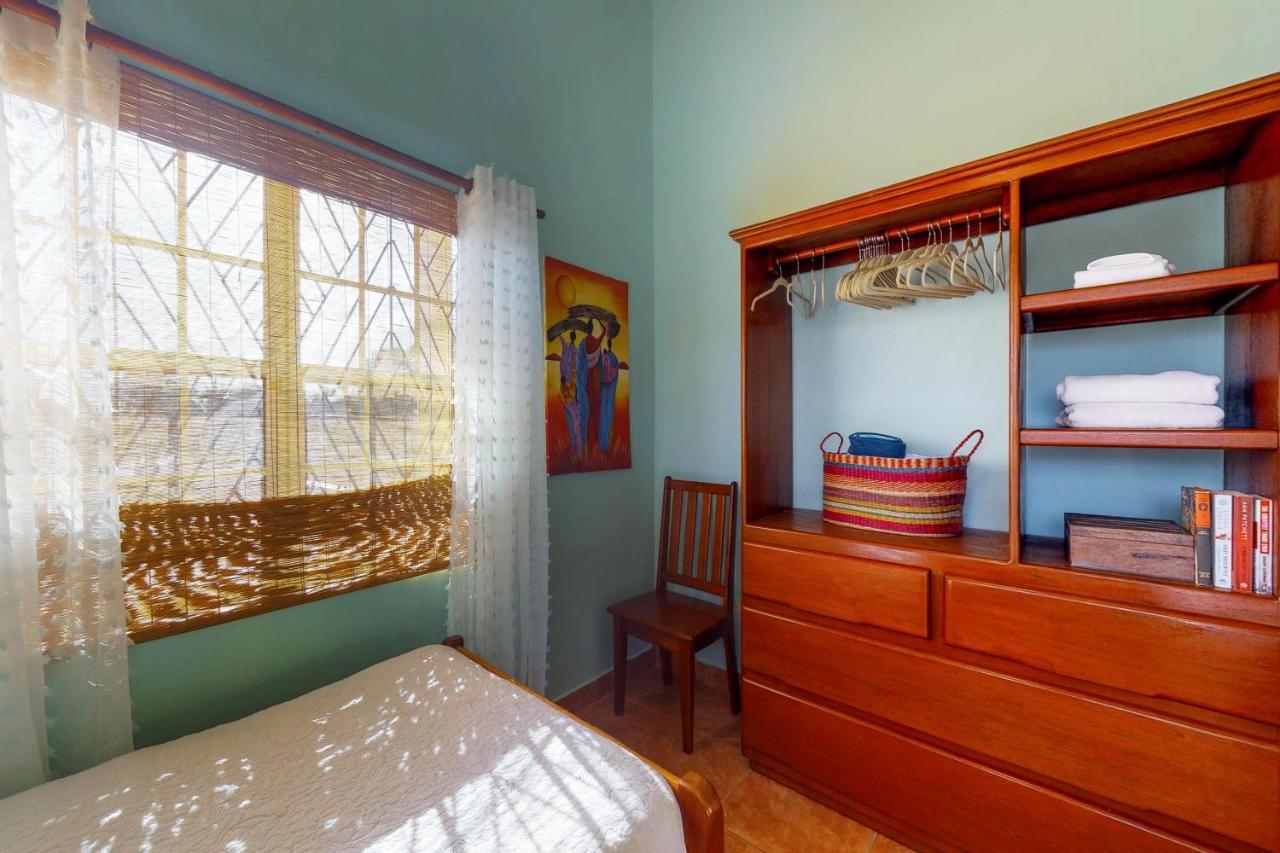 Mirasol Villa Placencia Exterior photo