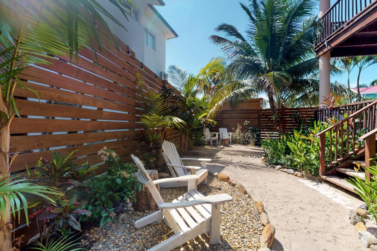 Mirasol Villa Placencia Exterior photo