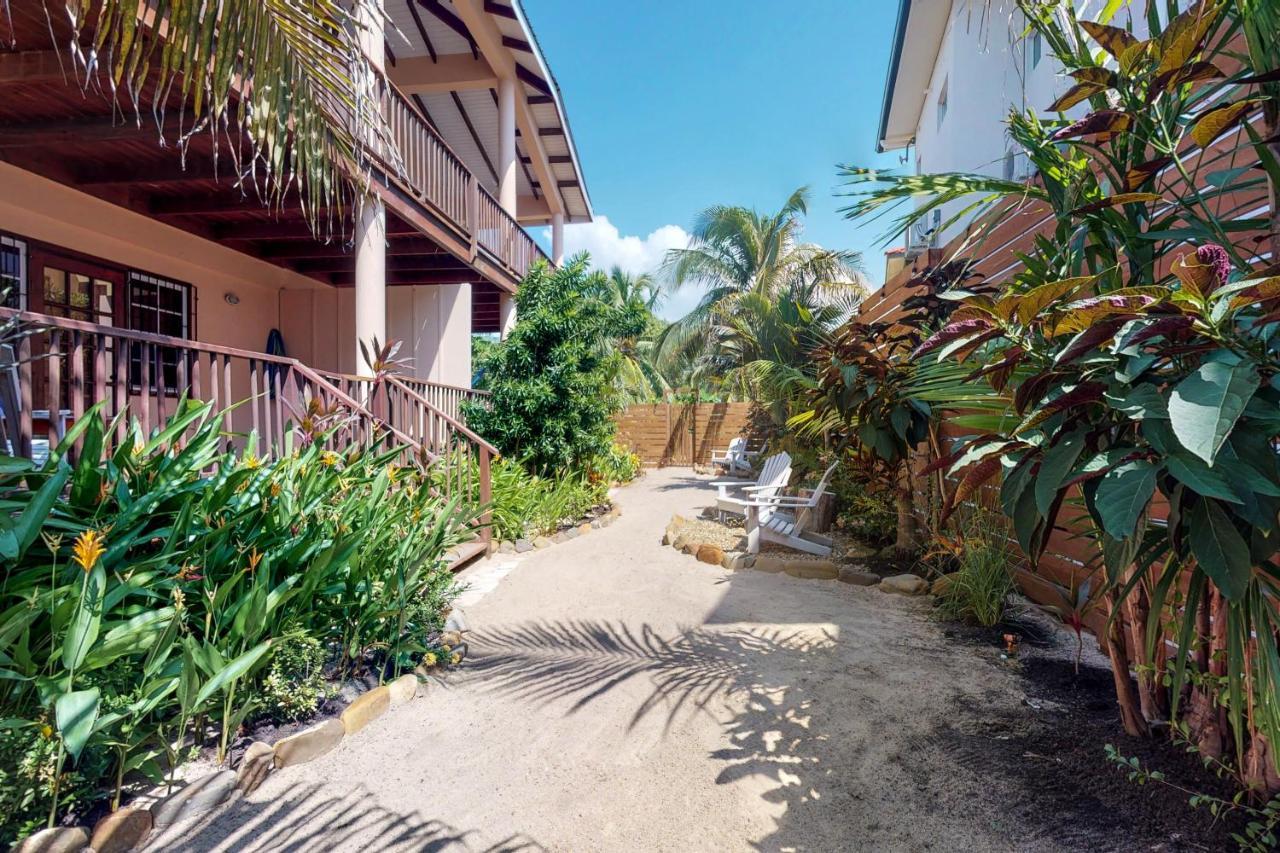 Mirasol Villa Placencia Exterior photo